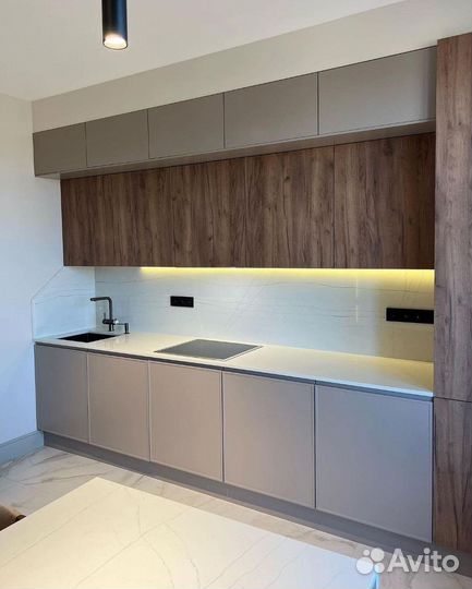 Кухонный гарнитур под заказ. Уугловой гарнитур