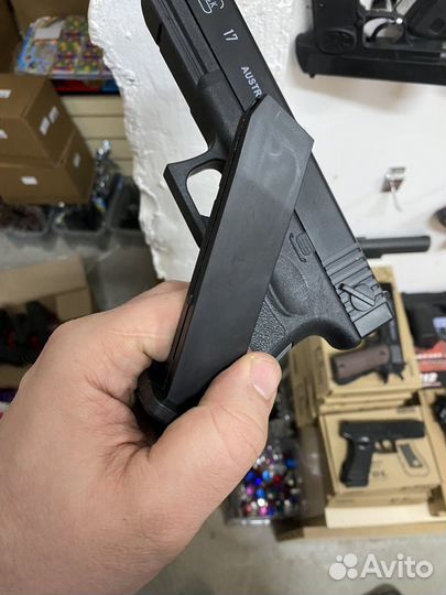 Пластиковый игрушечный пистолет Глок 17 (новый)