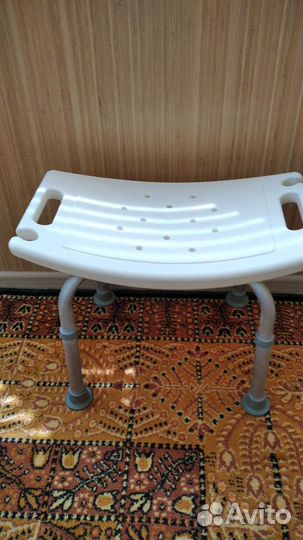 Стул для купания в ванной и душе