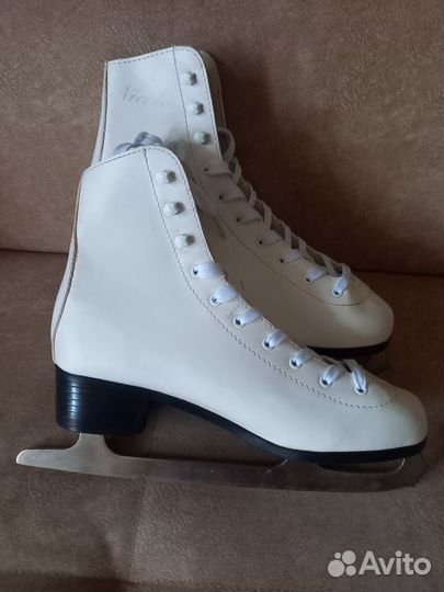 Коньки фигурные женские 42 размер