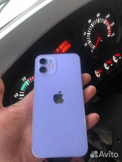 iPhone 12, 64 ГБ