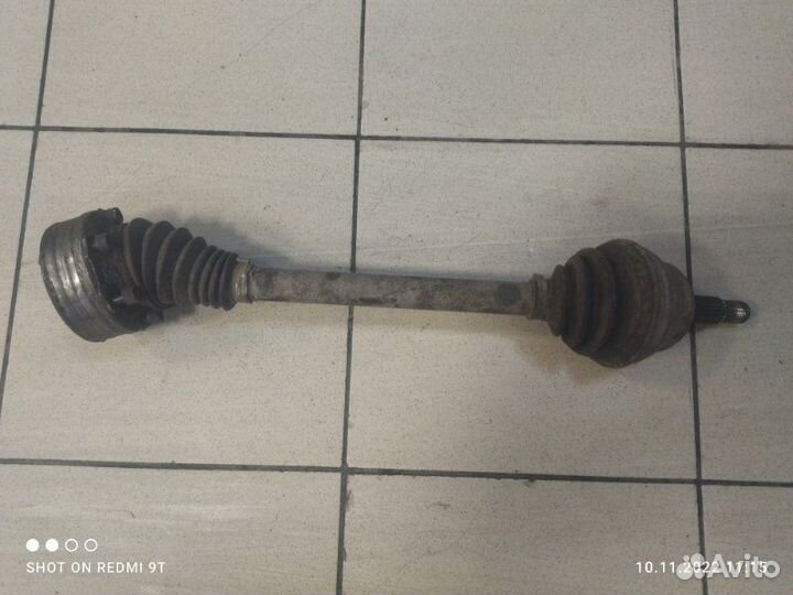 Привод левый Volkswagen Vento седан ABS 1 1993