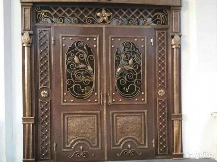 Кованая дверь входная