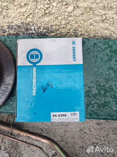 Продам колодки ручника