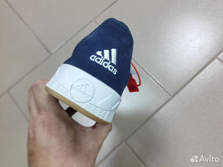 Кроссовки adidas