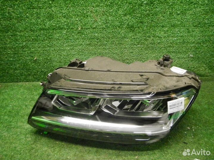 Фара левая Volkswagen Tiguan