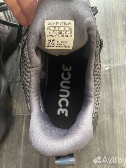 Кроссовки adidas