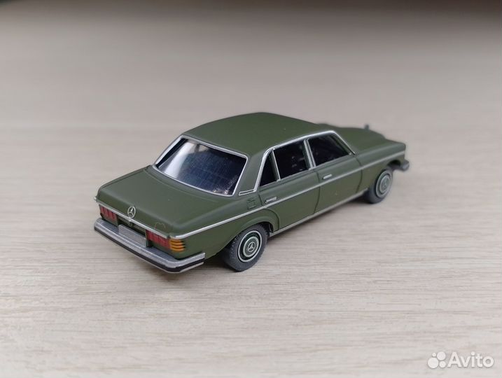 A30) Mercedes-Benz W123 (1975-1986) матовый тёмно