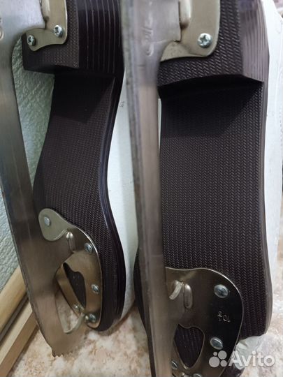 Продаю коньки. Размер 41