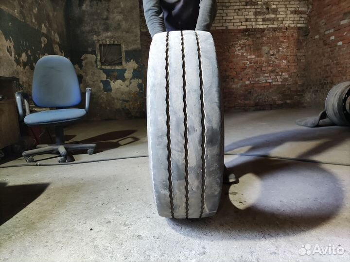 Грузовая шина бу 245 70 R17.5 Bridgestone