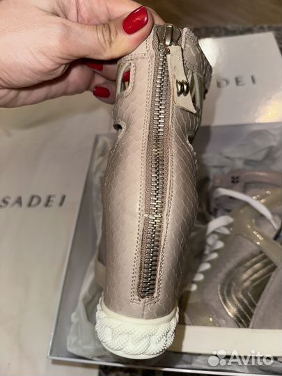 Кроссовки на танкетке casadei 39/40 оригинал новые