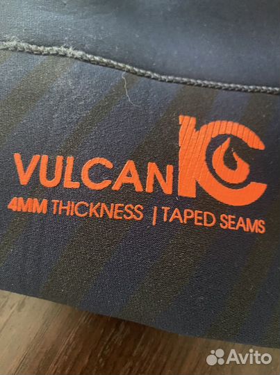 Сухой гидрокостюм Mistic Vulcanic 4 mm