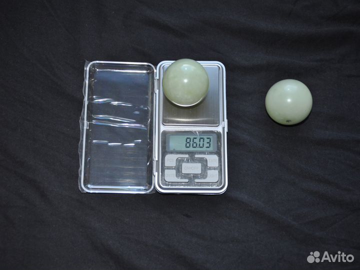 Лечебные шарики для девушек (светло-зелёный нефрит