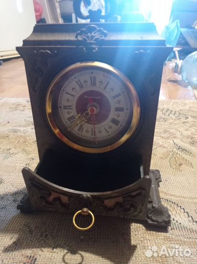 Часы настольные СССР Янтарь, Кварц