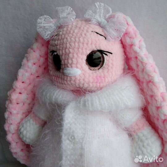 Зайка плюшевая ручной работы. В наличии