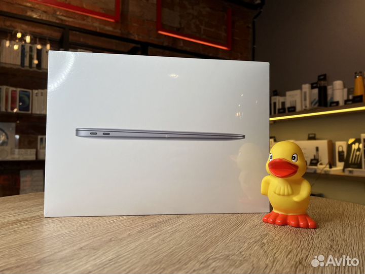 MacBook Air 13, M1, 8/256Gb (Новый,гарантия 1 год)