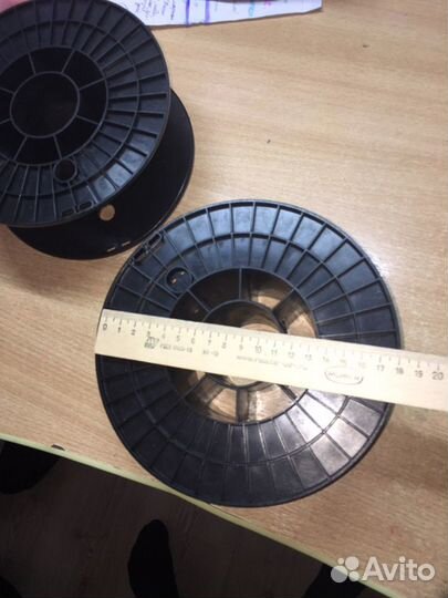 Пустые катушки из под пластика