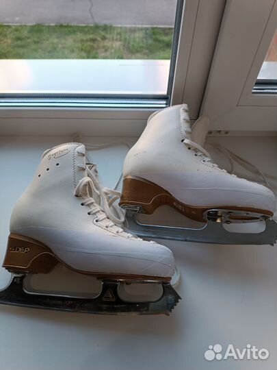Коньки профиссиональные фигурные