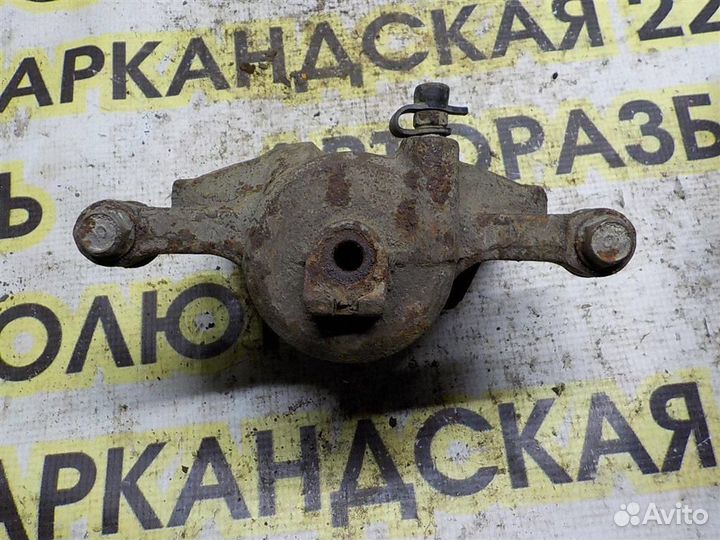 Суппорт передний правый Nissan Almera (N16) 2000