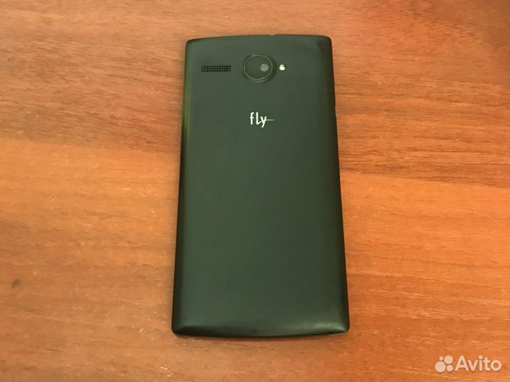 Телефон Fly