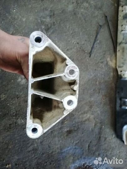 Кронштейн кпп Porsche Cayenne 955