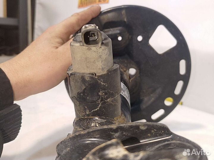 Стойка передняя правая Lexus RX4