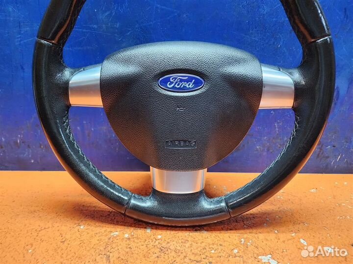 Руль кожаный сборе Ford Focus 2 2004-2011 1500633