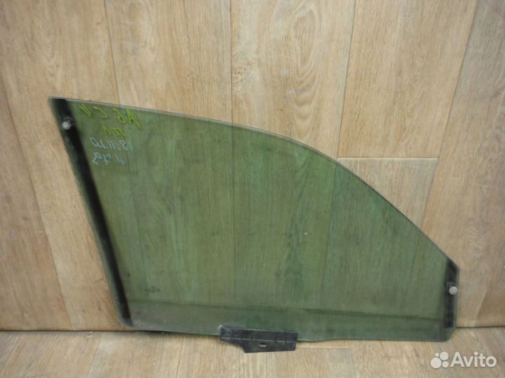 Стекло двери передней левой №79 Audi A6 C4 1995