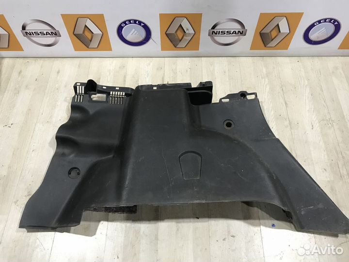 Обшивка багажника Renault duster Лев