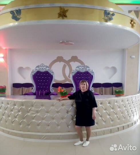 Ведущая (Тамада) и Диджей (DJ)