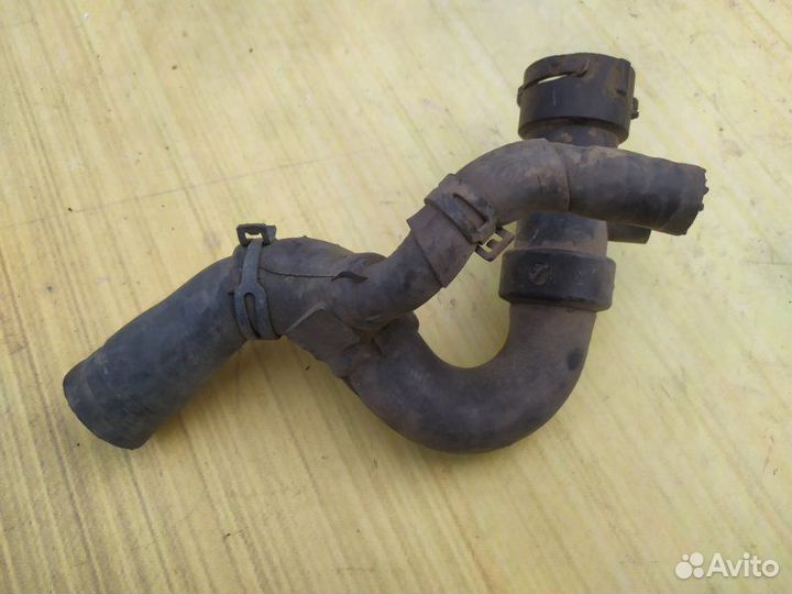 Патрубок охлаждения Audi Allroad 1 поколение 2.7