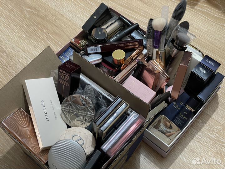 Б/у: Огромное количество наборов косметики
