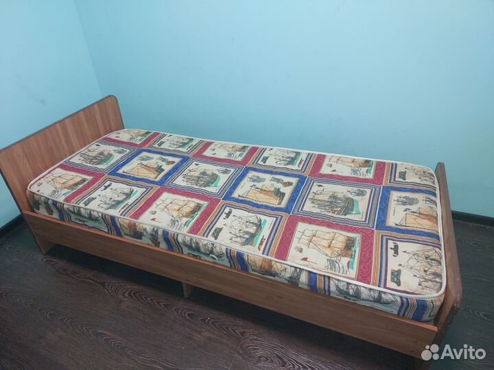 Кровать с матрасом бу