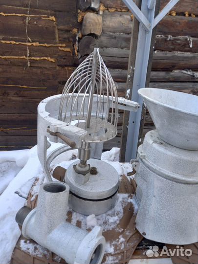 Универсальная кухонная машина