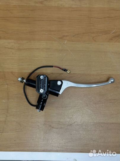 Ручка тормоза гидравлическая с бачком правая на эл