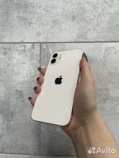 iPhone 12, 64 ГБ