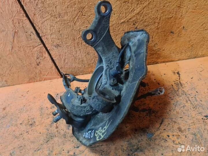 Кулак поворотный передний правый Toyota Highlander