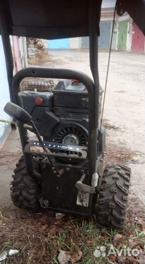 Снегоуборщик бензиновый