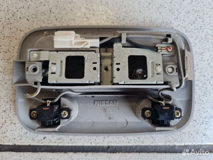 Плафон освещения салона nissan primera P11