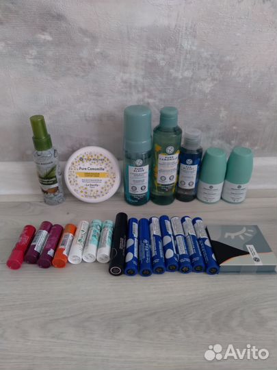 Разное:Шикарная тушь Ив роше,мусс,бальзамы для губ