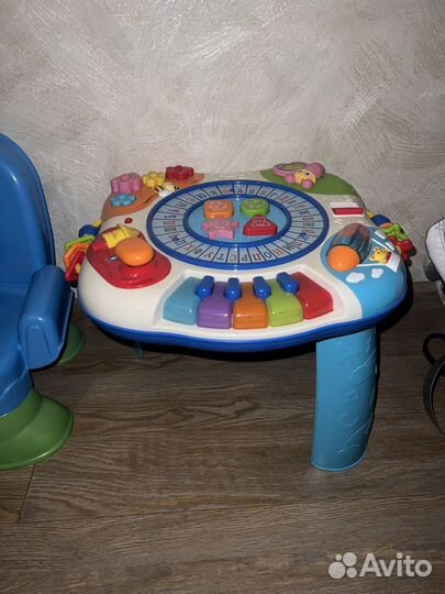 Fisher price музыкальный стульчик в подарок столик