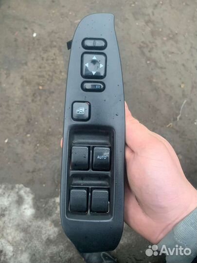Кнопки стеклоподъемника Subaru Legacy правый руль