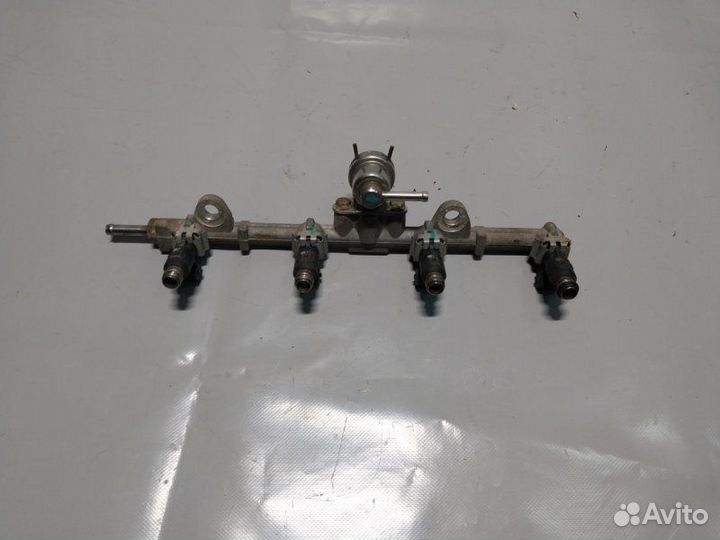 Топливная рампа с форсунками Geely Mk седан