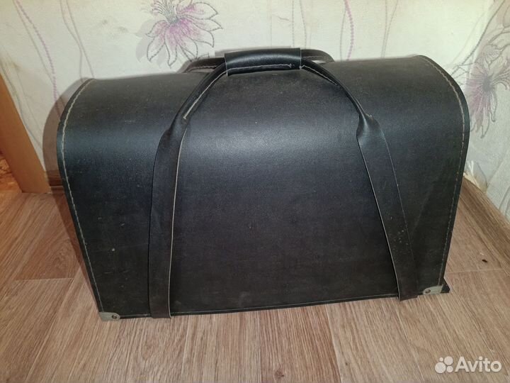 Электрическая швейная машина Чайка