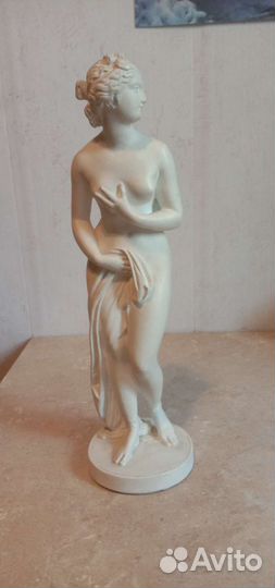 Статуэтка гипсовая