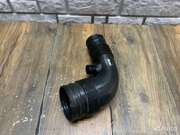 VW Touareg NF Патрубок воздушного фильтра 4.1 ckda