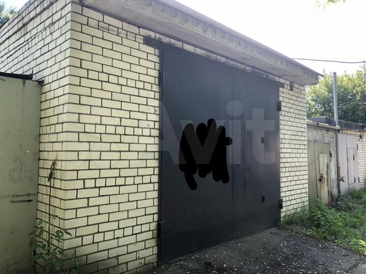 Гараж, > 30 м²