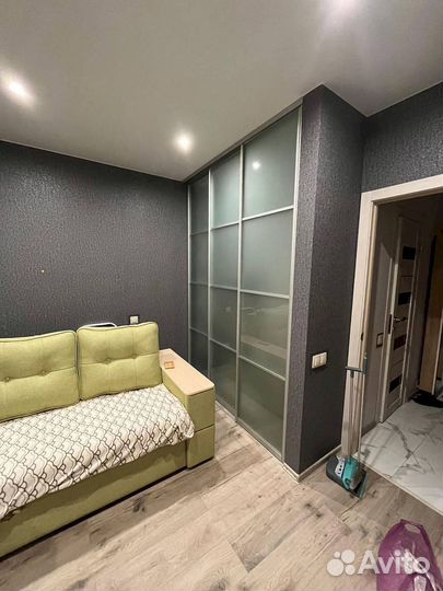 Раздвижная перегородка с матовым стеклом