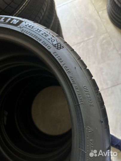 Michelin Pilot Sport 4 S 275/30 R20 и 245/35 R20