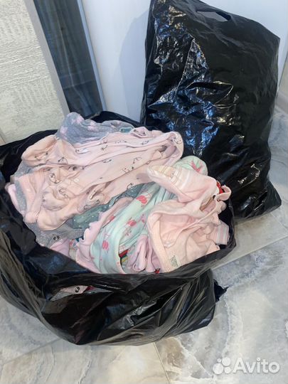 Продам пакет вещей на девочку 0-12 мес и от года